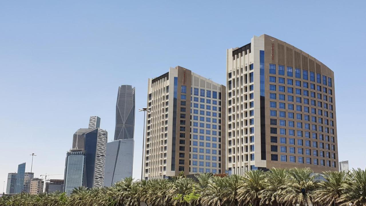 Movenpick Hotel And Residences 리야드 외부 사진 Riyadh skyline