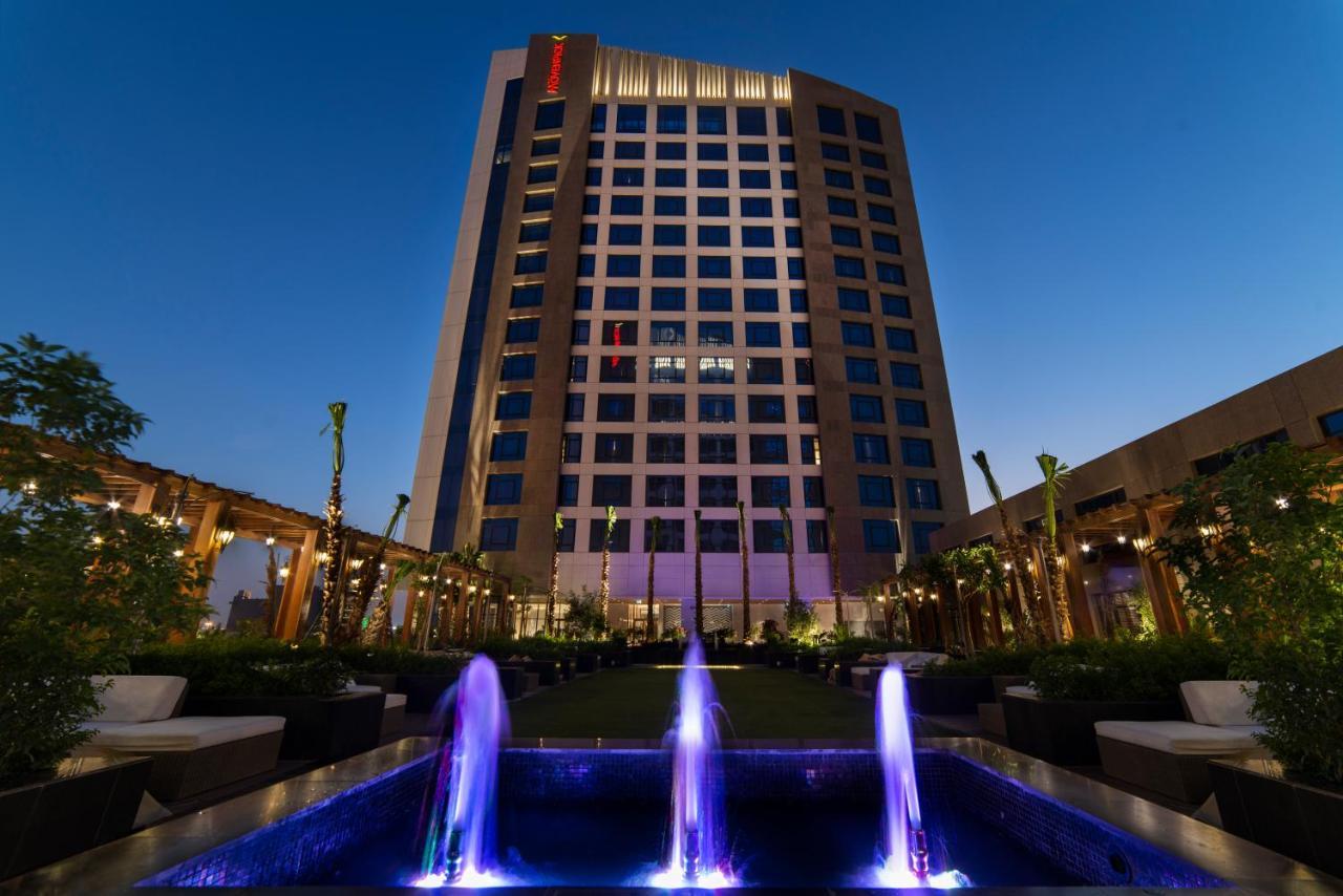 Movenpick Hotel And Residences 리야드 외부 사진 Hilton Cairo