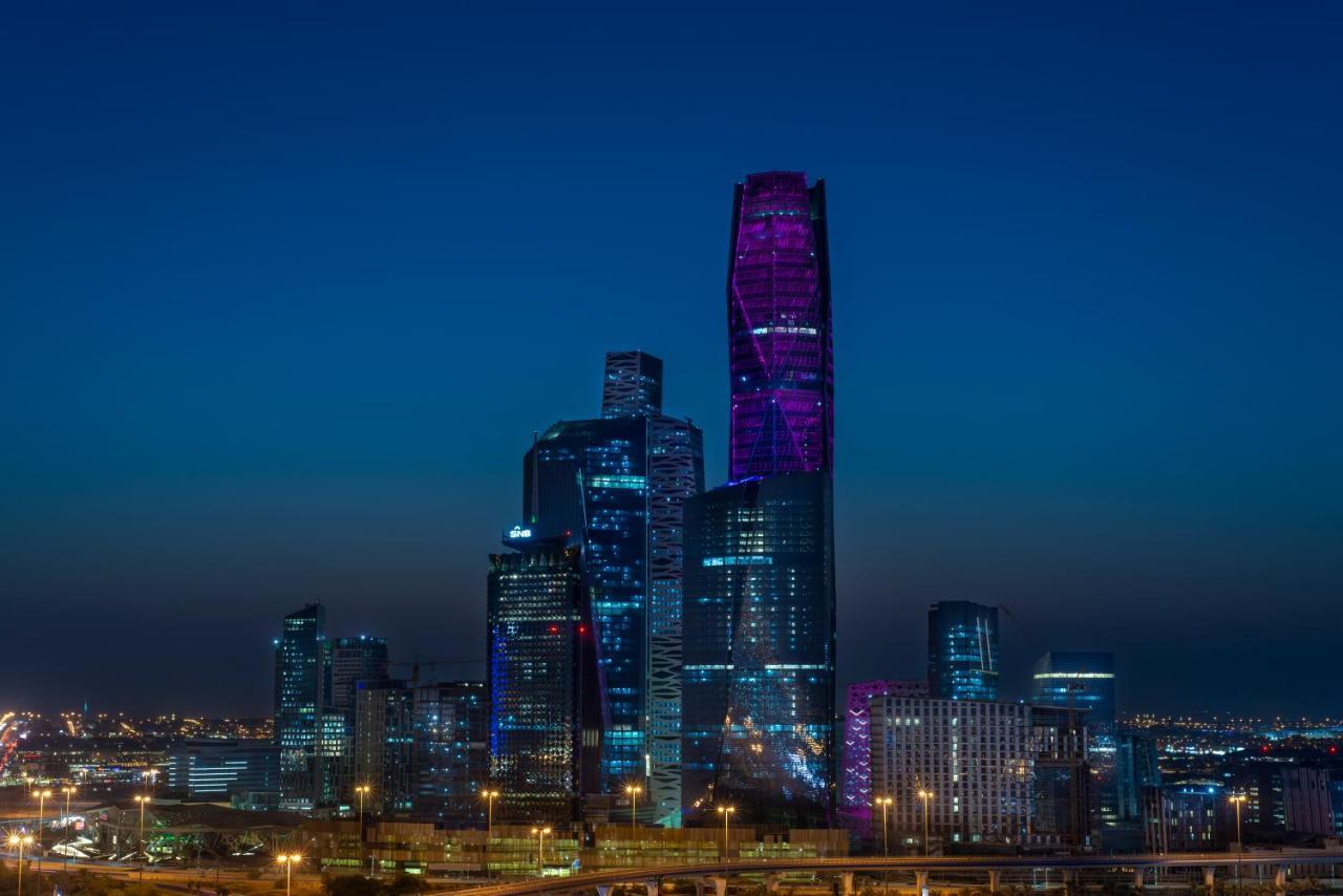 Movenpick Hotel And Residences 리야드 외부 사진 The Kingdom Centre, the second tallest building in the Middle East, is located in Riyadh.