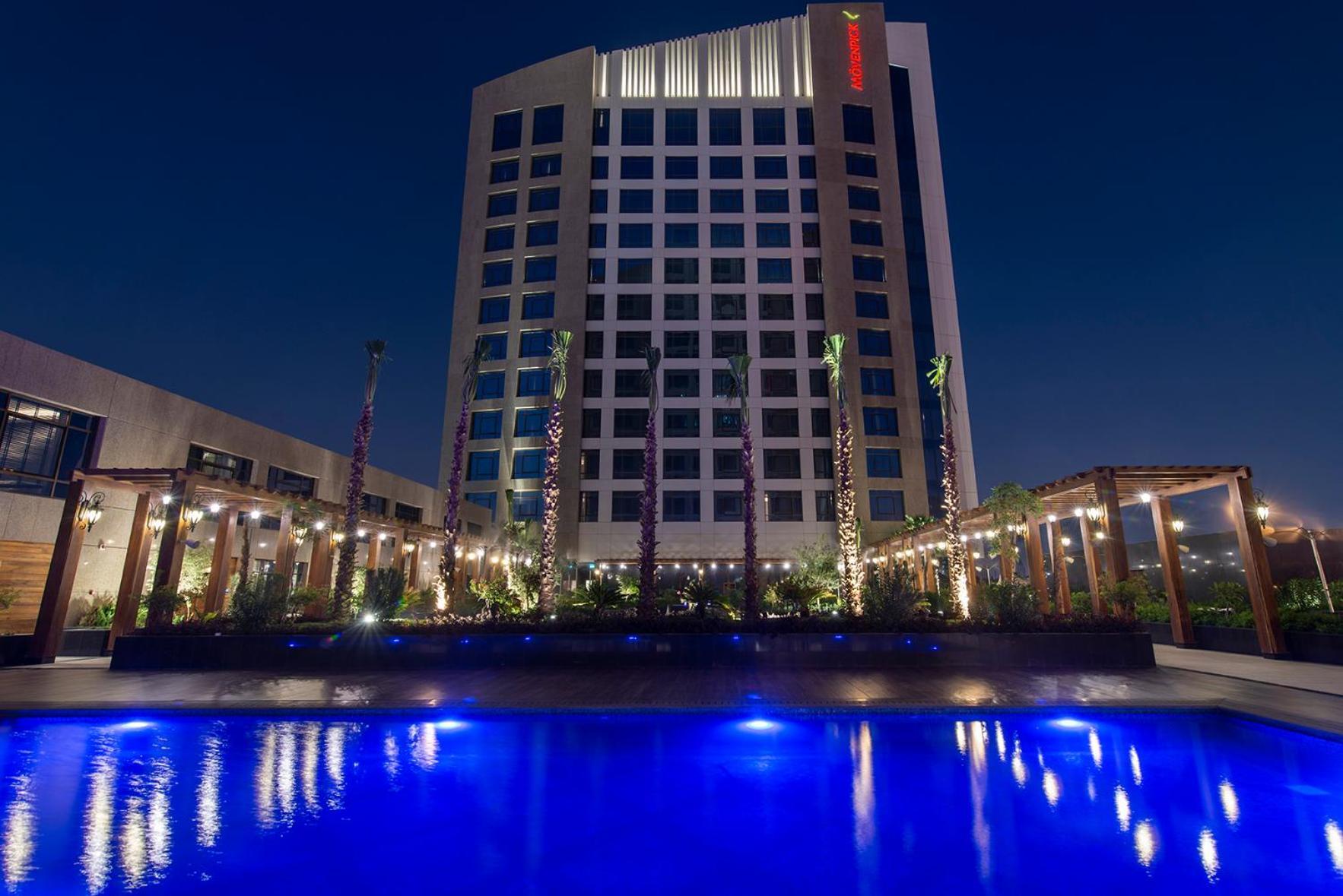 Movenpick Hotel And Residences 리야드 외부 사진 Hilton Cairo