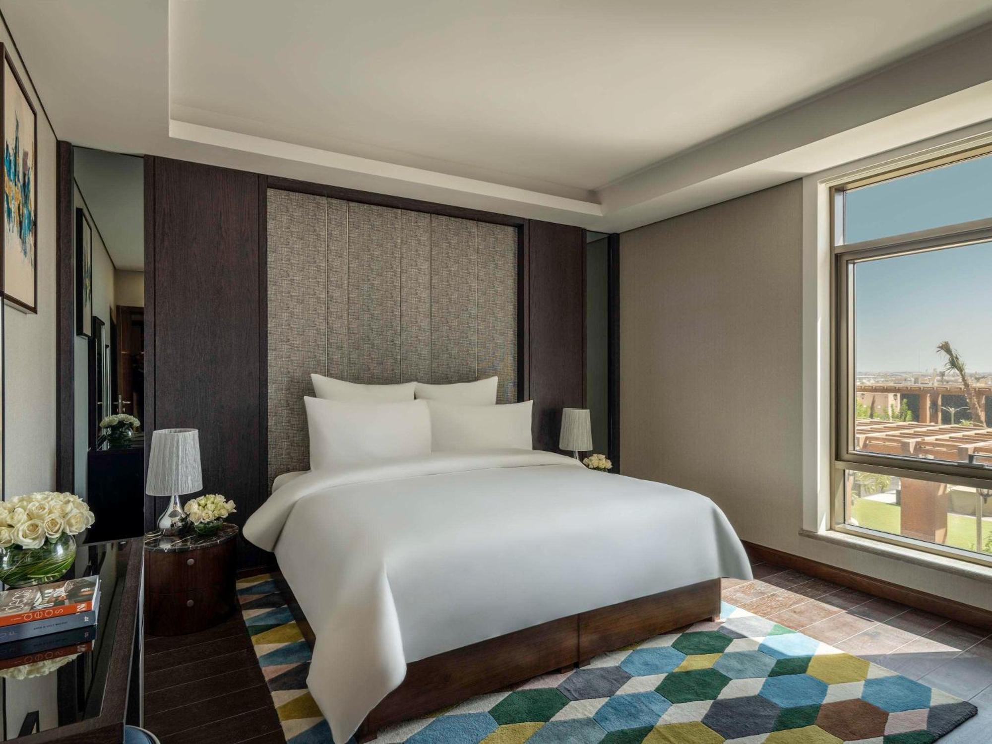 Movenpick Hotel And Residences 리야드 외부 사진 A bedroom at the hotel