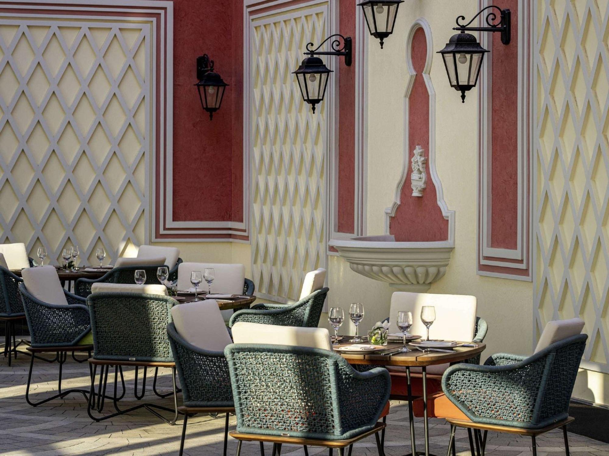 Movenpick Hotel And Residences 리야드 외부 사진 The restaurant