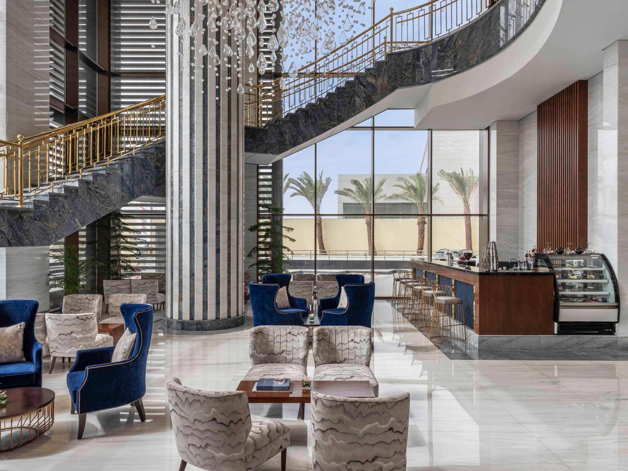 Movenpick Hotel And Residences 리야드 외부 사진 The lobby of the hotel